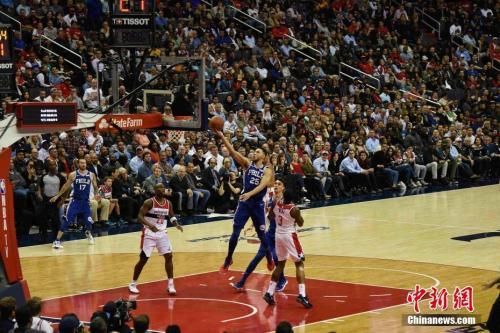 NBA雄鹿补时争议三分绝杀凯尔特人终结六连胜登顶引热议